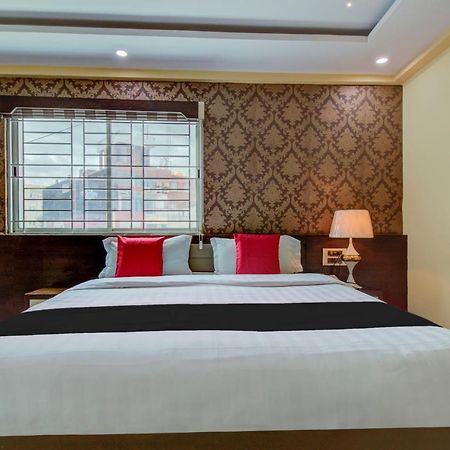 Capital O 5381 The Emirates Hotel Bangalore Luaran gambar