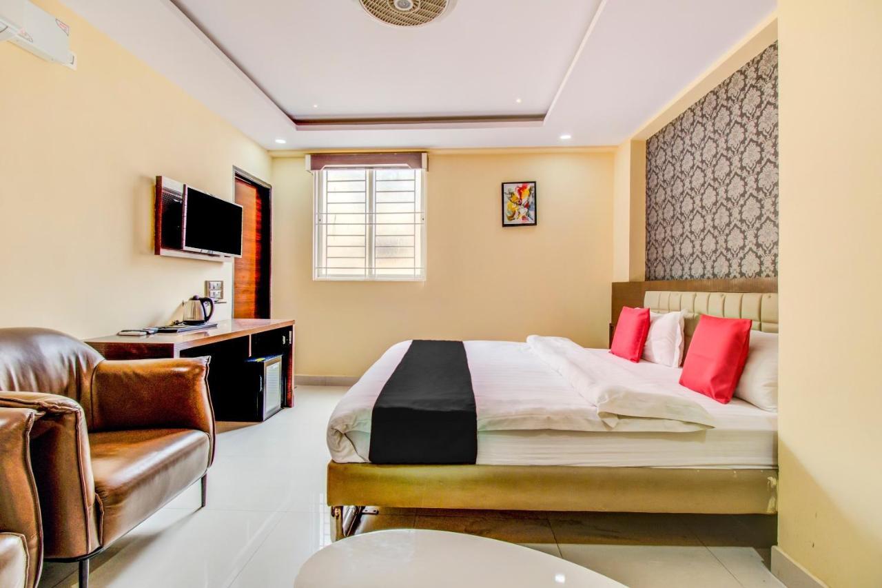 Capital O 5381 The Emirates Hotel Bangalore Luaran gambar