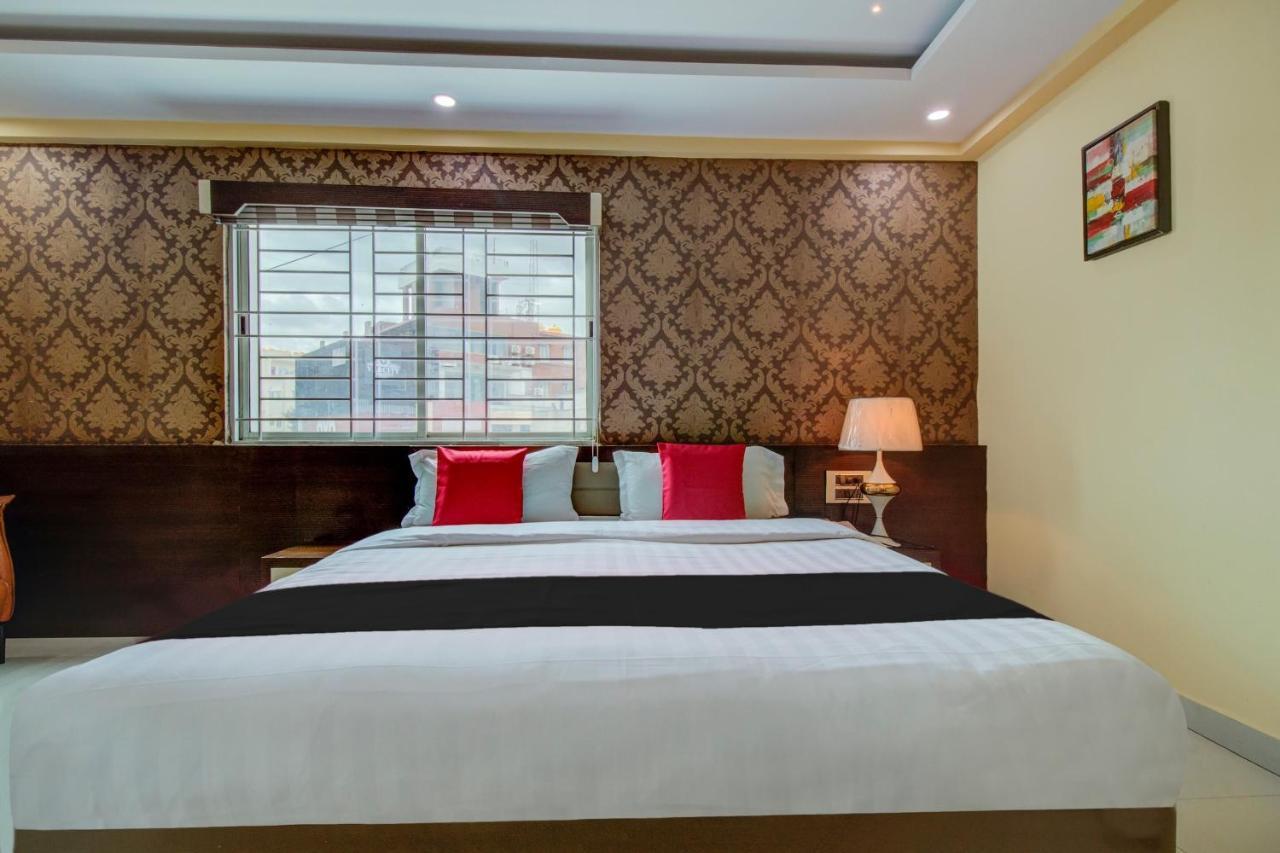 Capital O 5381 The Emirates Hotel Bangalore Luaran gambar