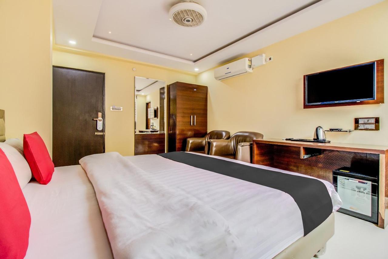 Capital O 5381 The Emirates Hotel Bangalore Luaran gambar