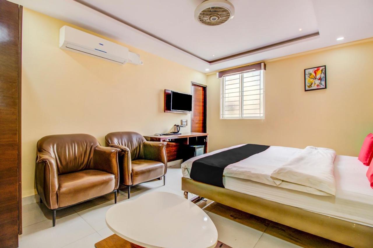 Capital O 5381 The Emirates Hotel Bangalore Luaran gambar