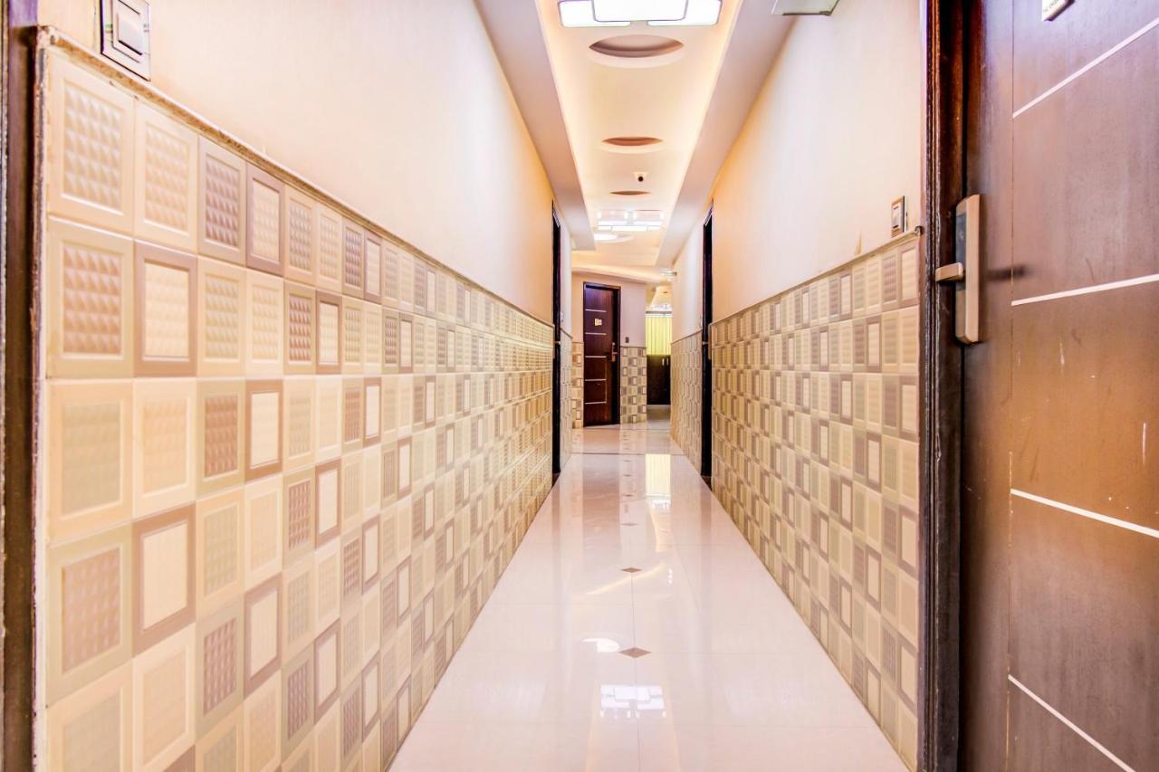 Capital O 5381 The Emirates Hotel Bangalore Luaran gambar
